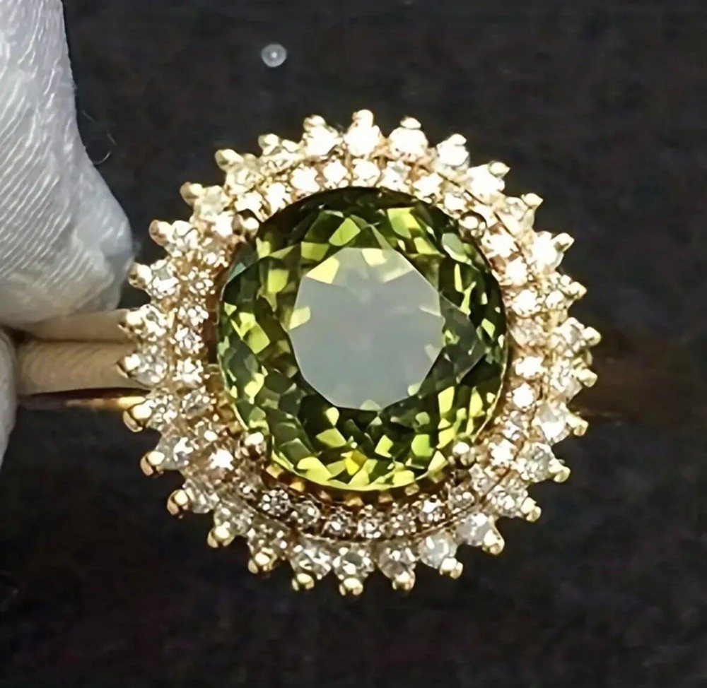 Unique Dramatic Style Peridot And Gold Statement Cocktail Ring sz 7 2️⃣