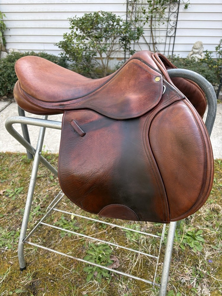 18” County Sensation English Saddle