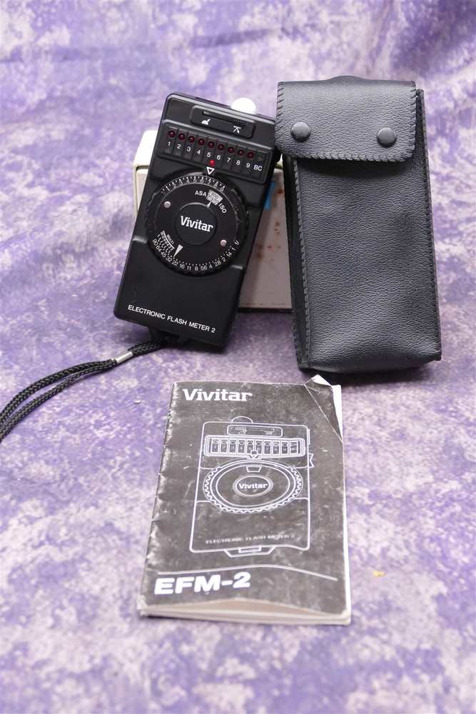Vivitar EFM-2 Digital Meter Flash With Case and Manual