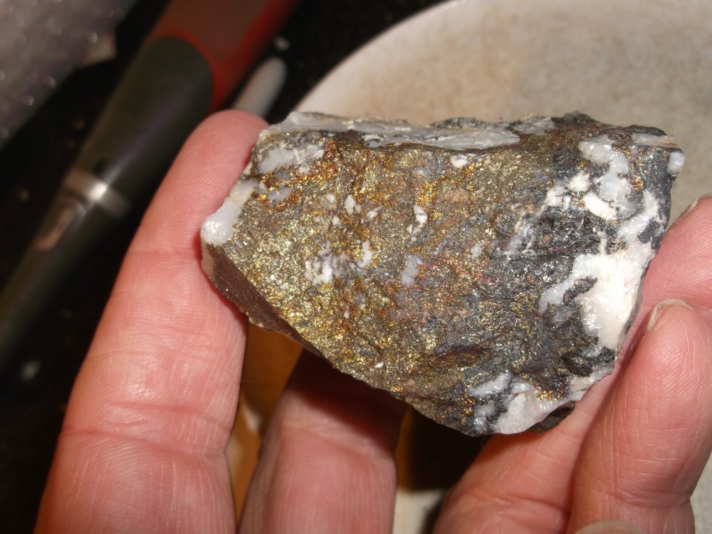 Gold, silver, copper, 166 grams samples ,ore high grade .