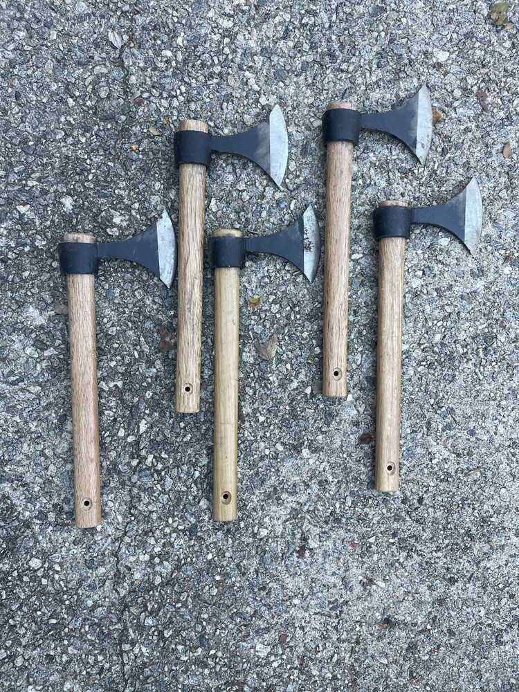 Axe Throwing Board Plus 5 Axes