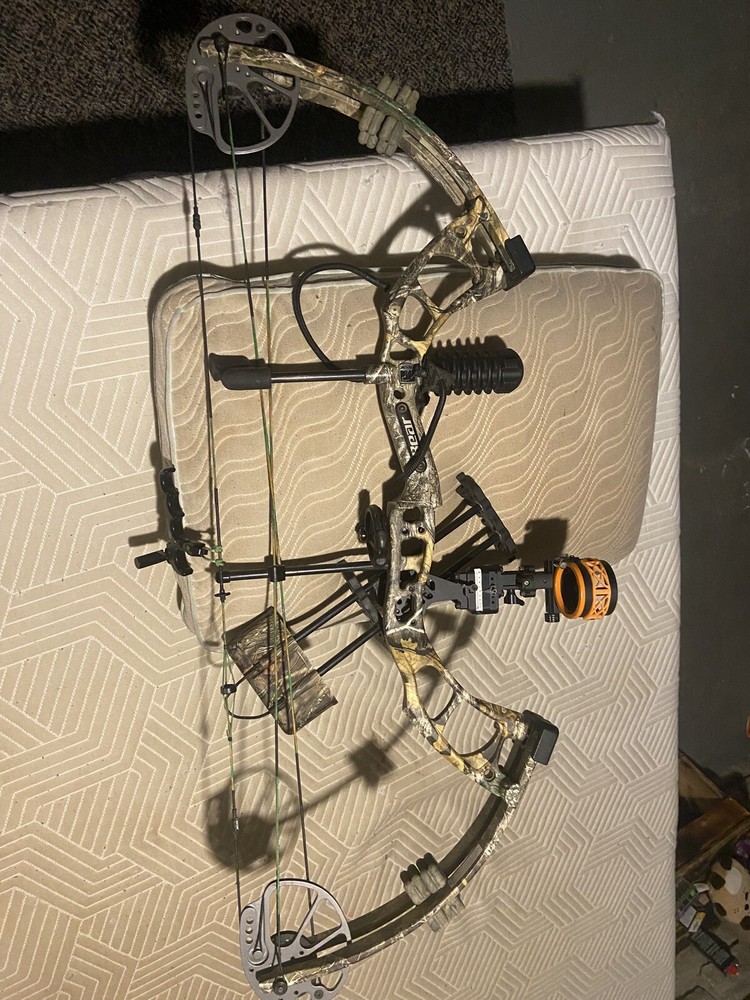 bear cruzer compound bow