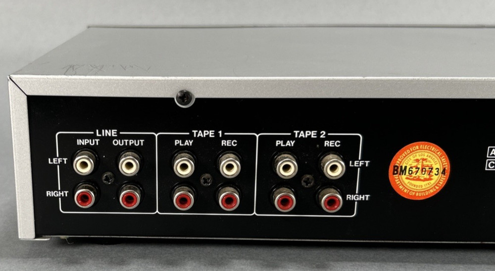 AKAI EA-A7 Graphic Equalizer - Silver