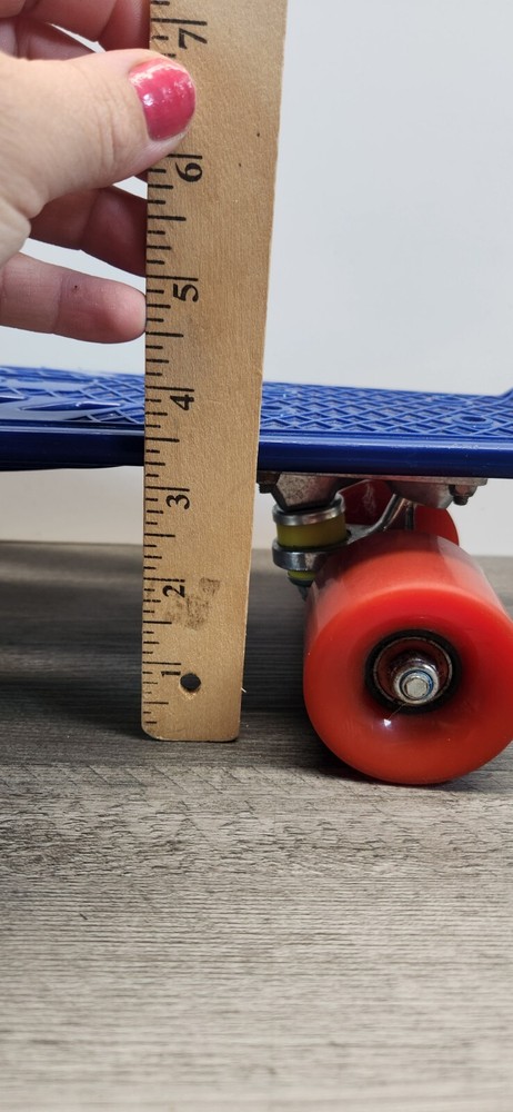 22" Fresko ColorSense Plastic Skateboard