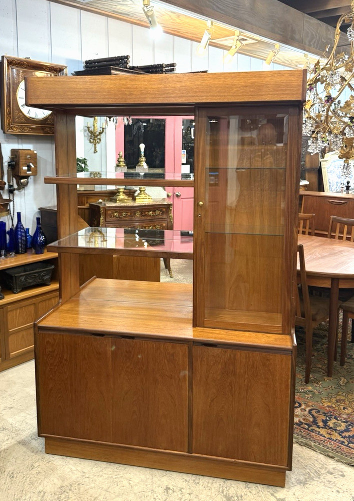 Mid Century Modern Teak Display Cabinet / Buffet / Sideboard W Light