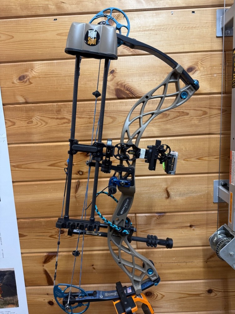 Bowtech Eva Shockey SS 50# compound bow right hand Gen 1
