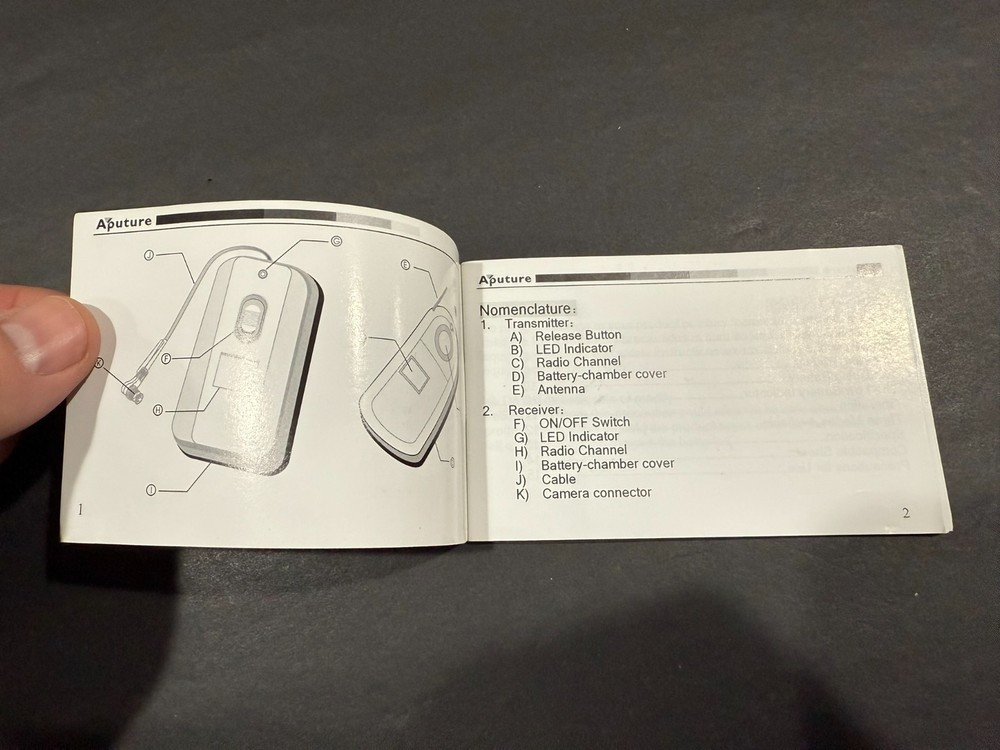 Aputure Wireless Remote Shutter Instruction Booklet