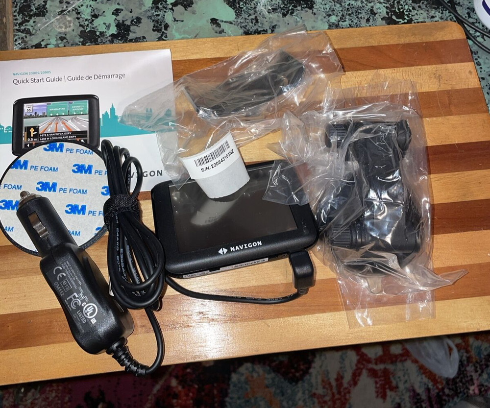 Navigon 2000S Portable GPS Navigation System w/ mount Bracket and Plate Easy NIB