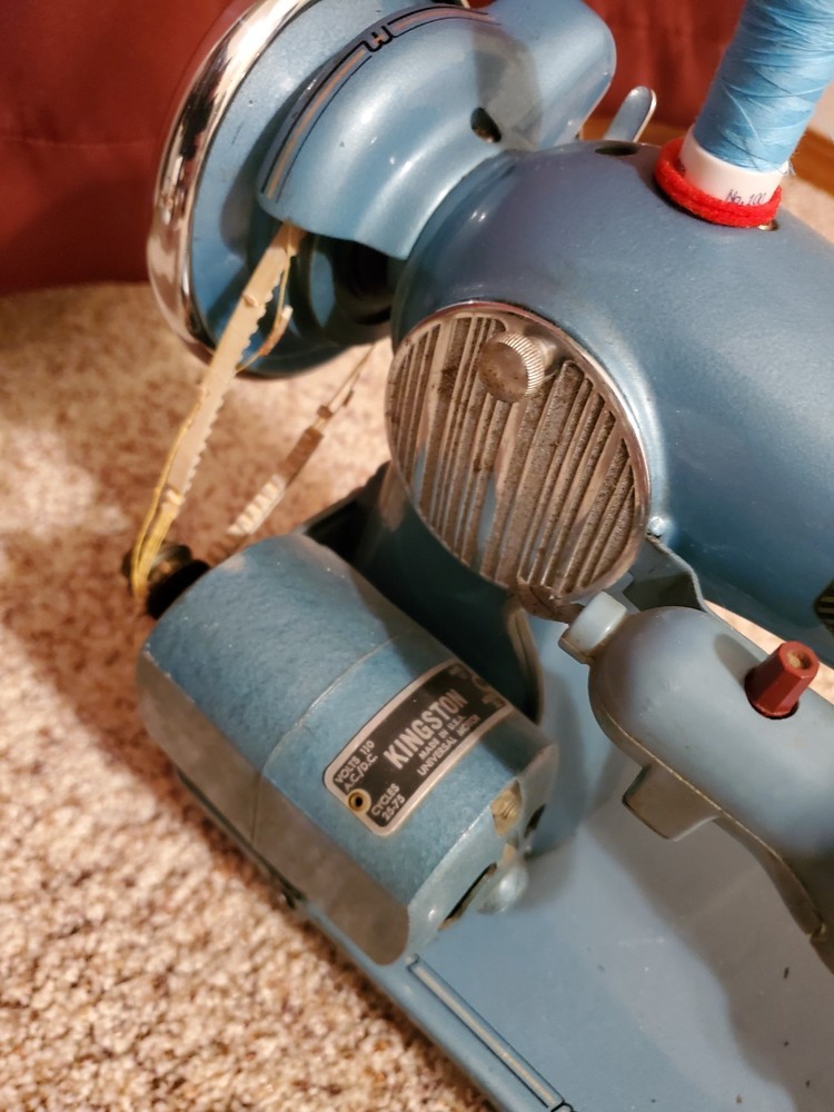 Vintage Super Deluxe Universe Precision Sewing Machine