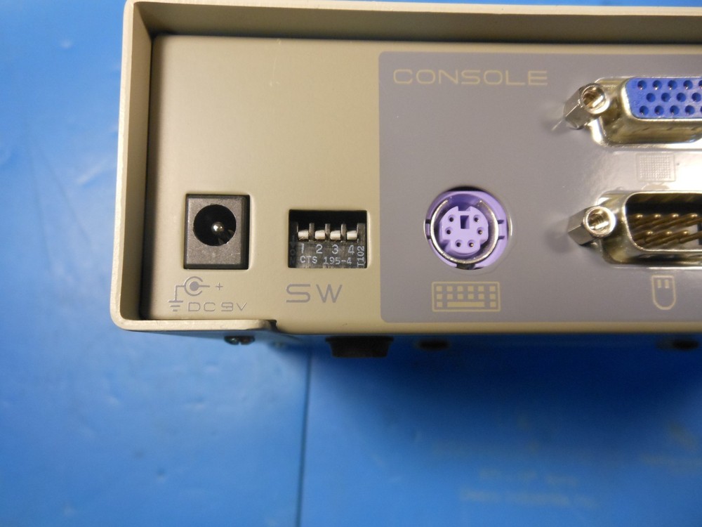 LINKSYS PROCONNECT 2-STATION CPU SWITCH SVIEW02