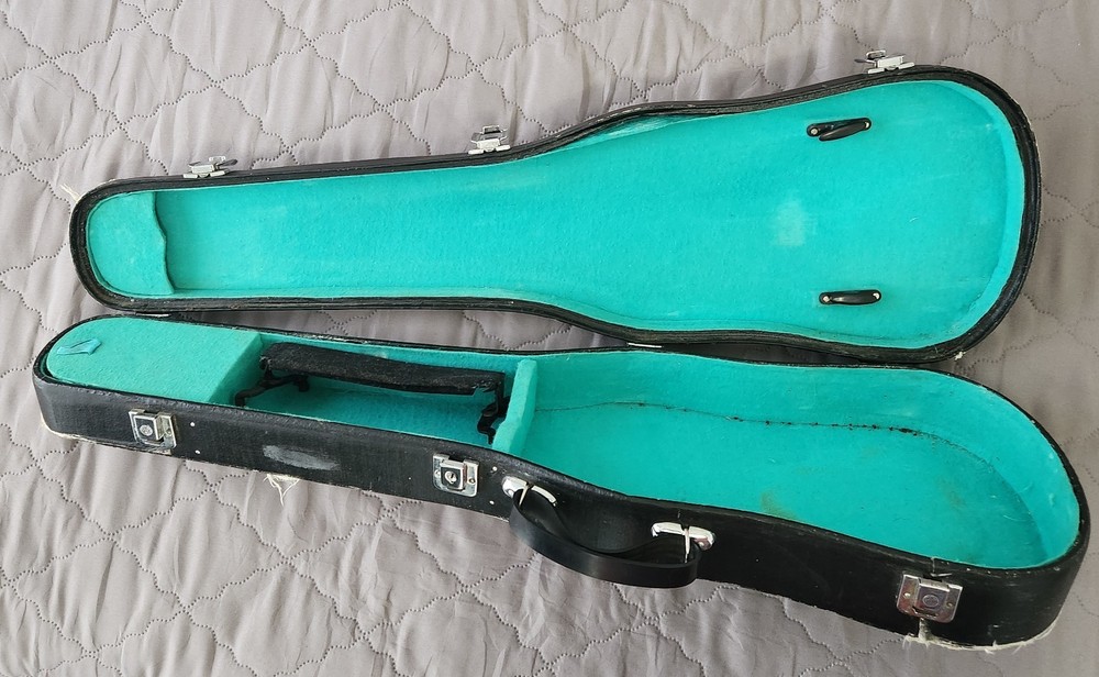 1/4 Size Violin Case Aqua Velvet Interior
