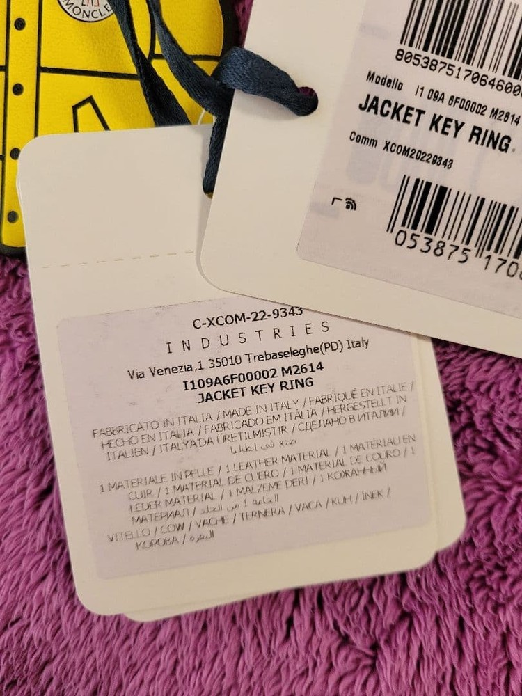 ️MONCLER Down jacket type keychain