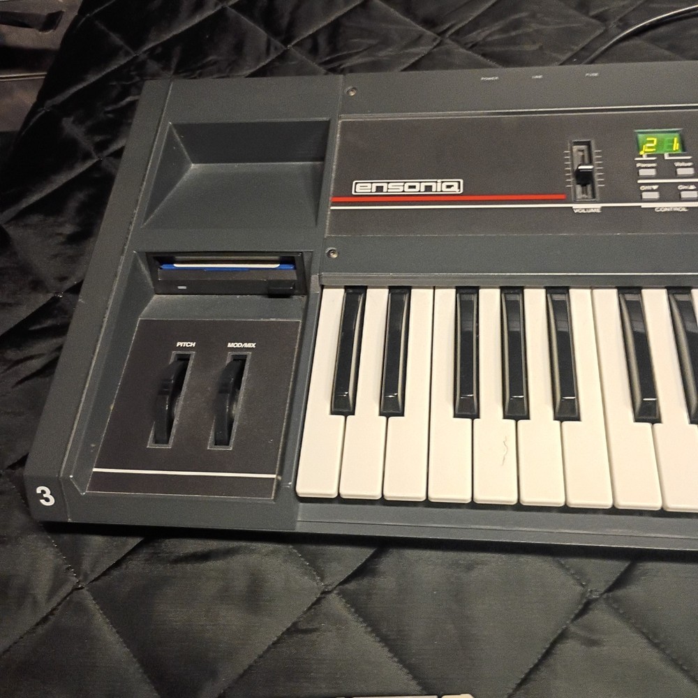 Ensoniq Mirage DSK-1 Digital Sampling Keyboard