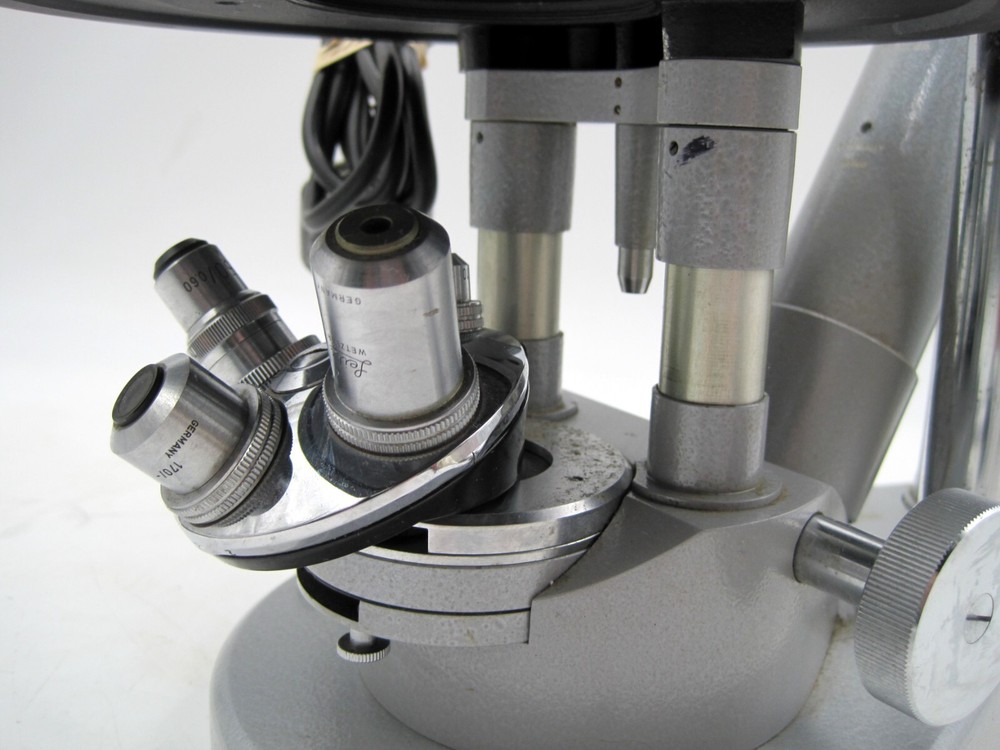 Vintage Ernst Leitz Wetzlar Germany Inverted Microscope w/4 Objectives