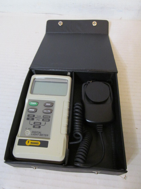 Mannix Digital Light Meter with Case,  DLM2000