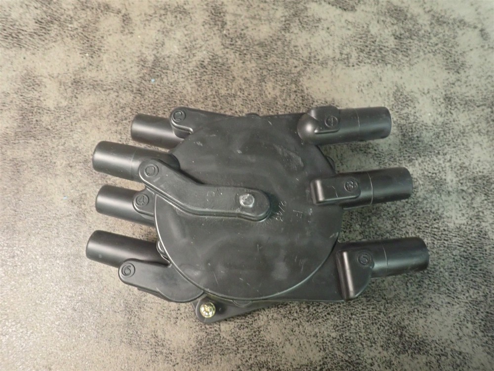 NEW WVE 5D1106 Distributor Cap (SS47)