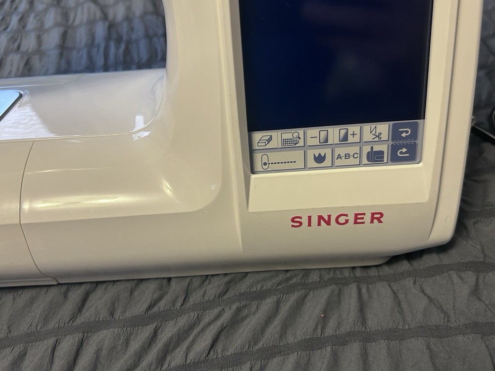SINGER Quantum XL-150 Sewing Machine Japan Computerized Embroidery Tested READ