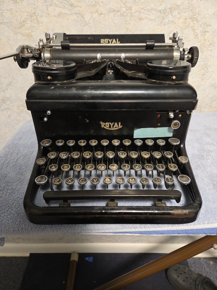 1930s Royal KHM Typewriter USA Works