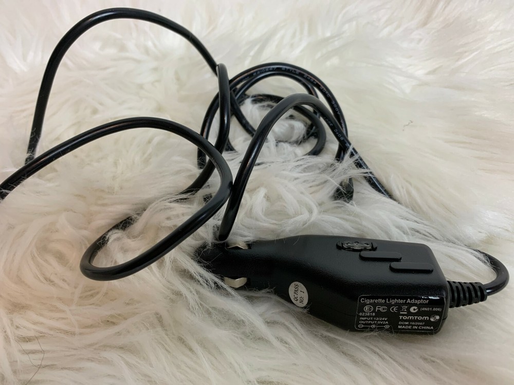 TomTom One 3rd Edition GPS Lighter Adapter Mount Vehicle Navigation Unit Bundle