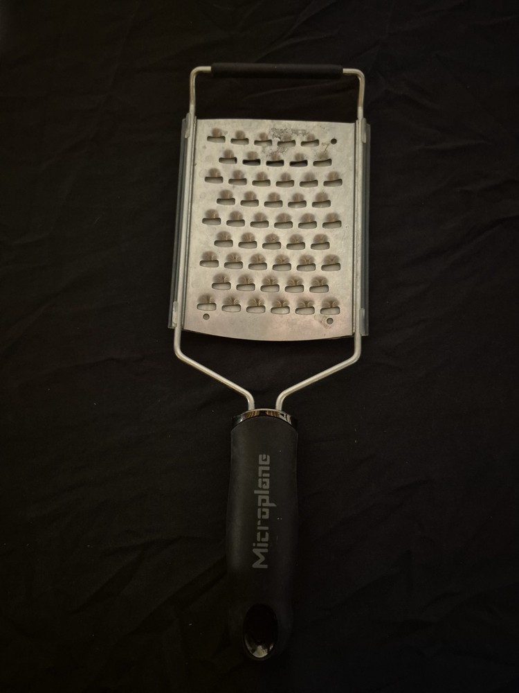 Microplane gourmet series ultracourse grater