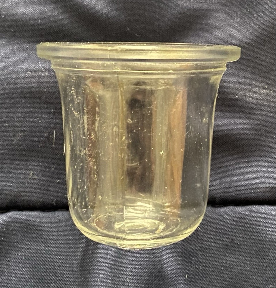 Wall Mounted Candle Holder With Iris Design