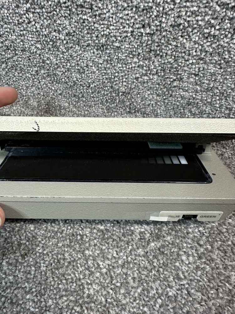 X-Rite 334 Sensitometer Densitometer Dual Color Process Control Portable