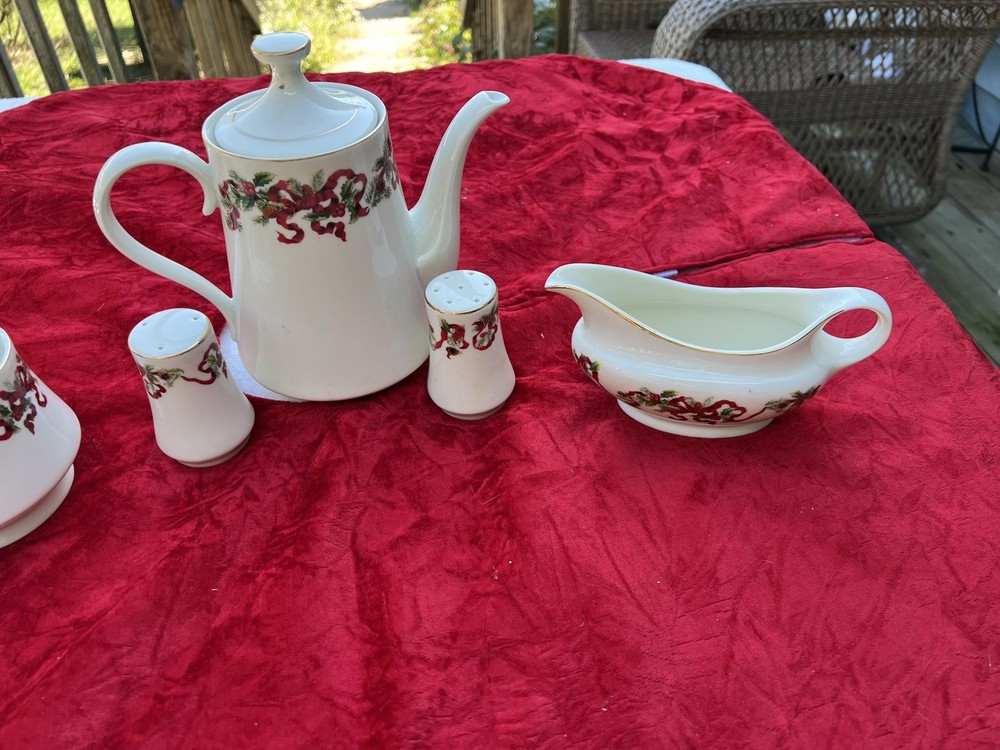 Fine China Christmas Set