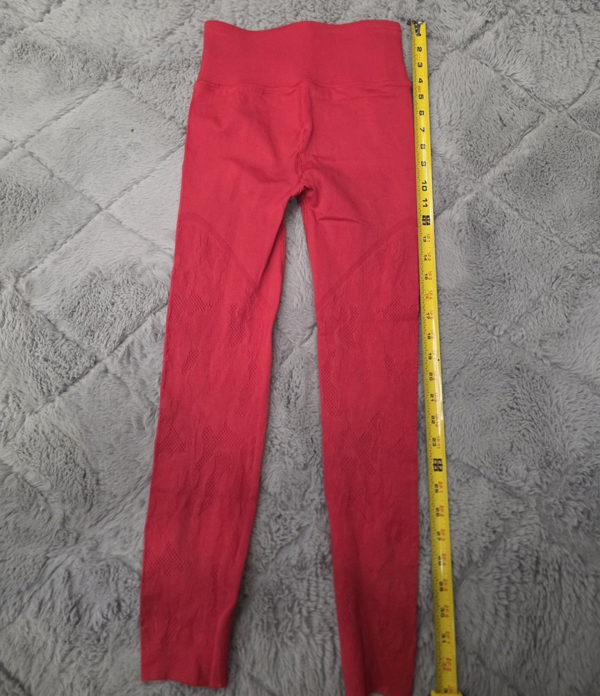 Fabletics High Waisted Seamless Rib Legging in Salsa Red-size medium