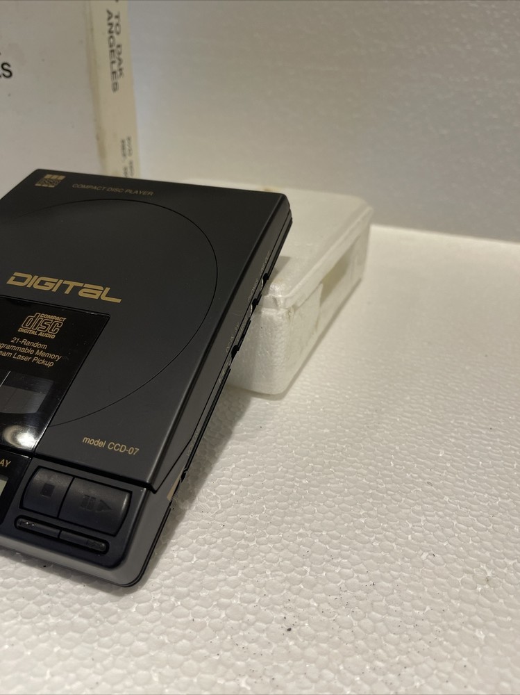 VINTAGE BSR PORTABLE COMPACT DISC PLAYER MODEL CCD-07 RARE