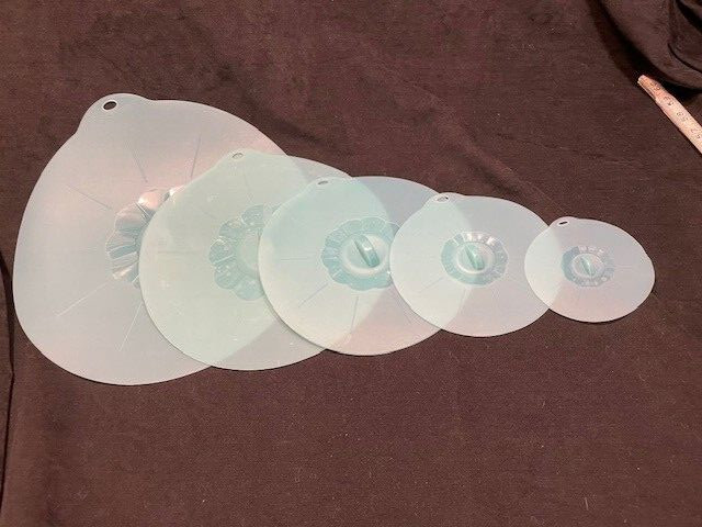Silicone set of lids