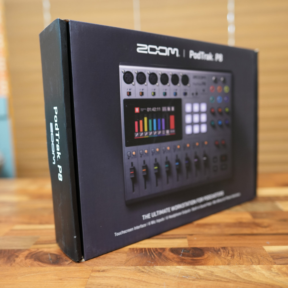 ZOOM PodTrak P8 The Ultimate Workstation Multi Track Recorder