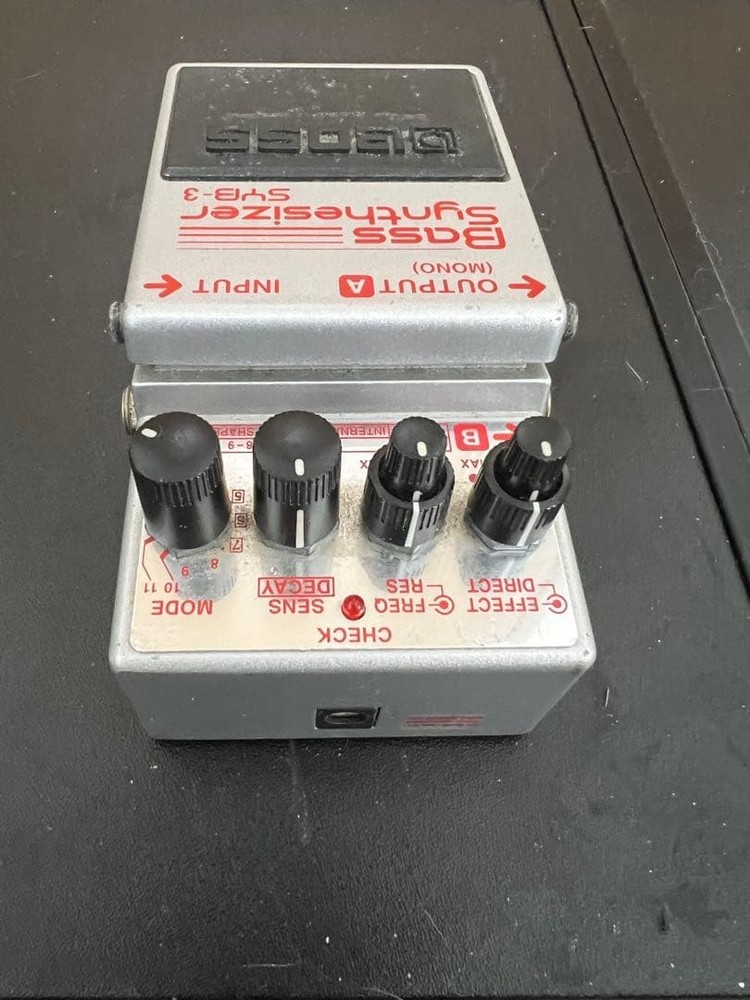 BOSS SYB-3 Bast Synthesizer