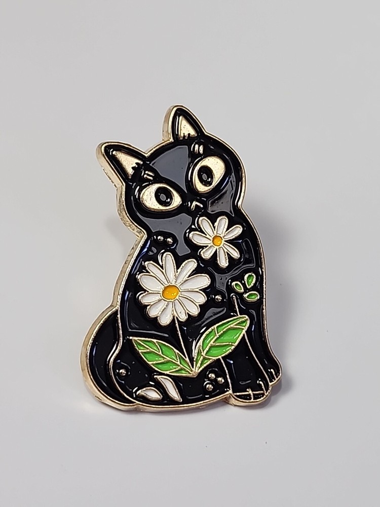 Black Cat with Daisies Lapel Pin *
