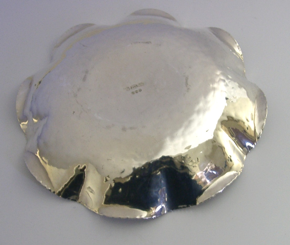 IRISH SOLID STERLING SILVER PLANISHED DISH 1970 ROYAL IRISH SILVER Co