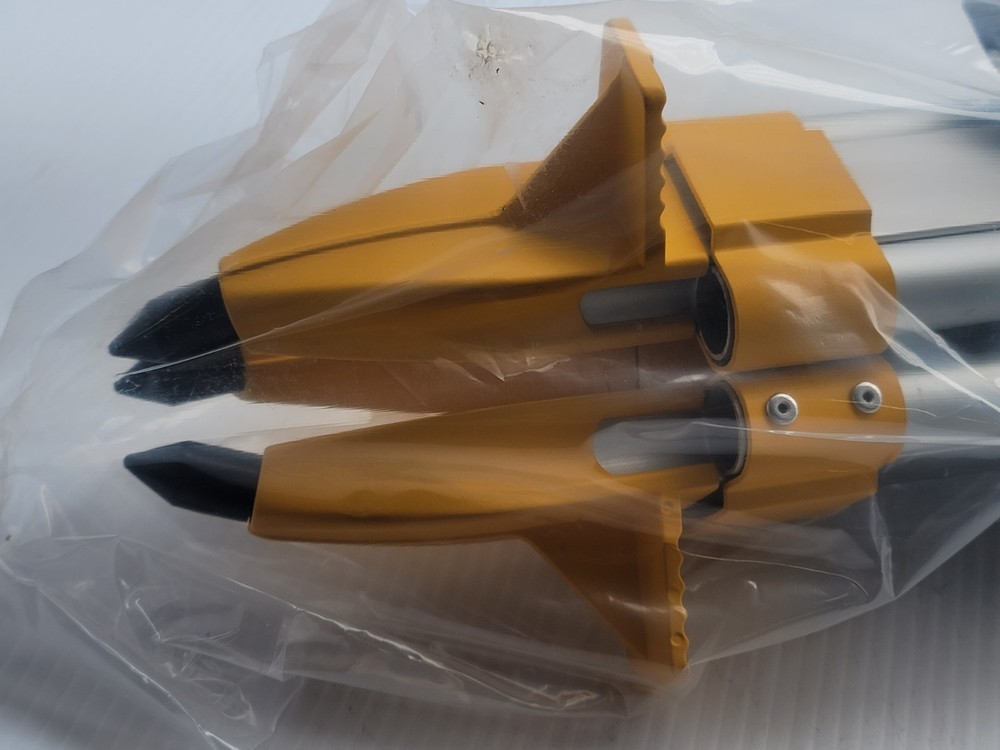 DeWalt DWO737 Type 2 Builders Tripod 5/8" - 11 thread mount Read Description
