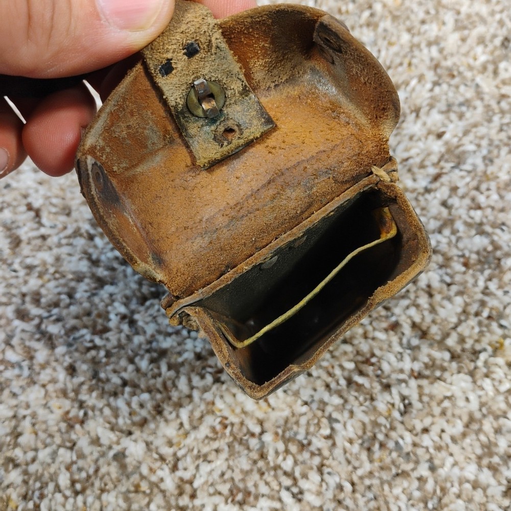WW2 German K98 ? Single Leather Ammo Pouch With Belt Loop