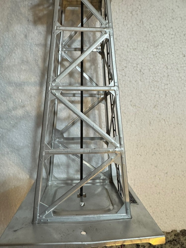 Vintage Lionel No.395 Silver Floodlight Tower Silver
