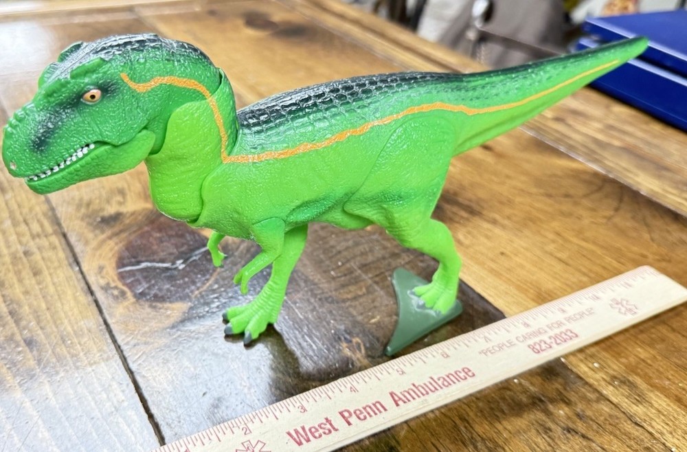 1998 Snapping T-rex dinosaur model in perfect shape