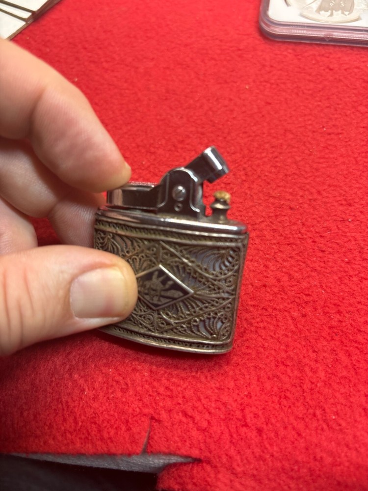 Vintage Ronson Automatic Lighter Hand Etched Design