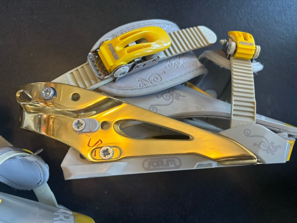 Vintage Forum Gray & Gold Large Snowboard Bindings