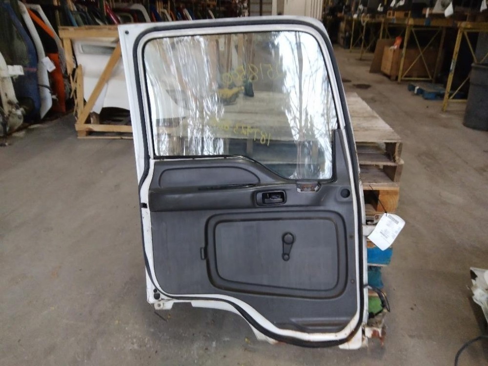 For 2006 ISUZU FTR DOOR ASSEMBLY Left , MN
