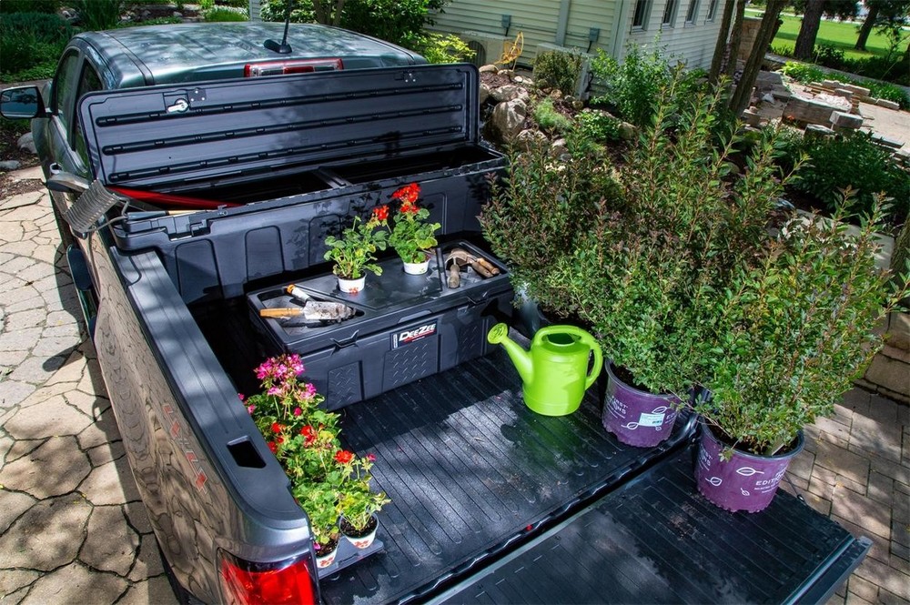 Dee Zee DZ6163P Specialty Series Poly Crossover Tool Box