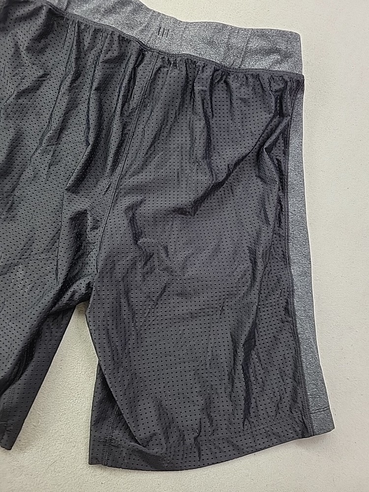 Lululemon Men M Black Mesh Athletic Short Lined Performance Stretch Running 9"