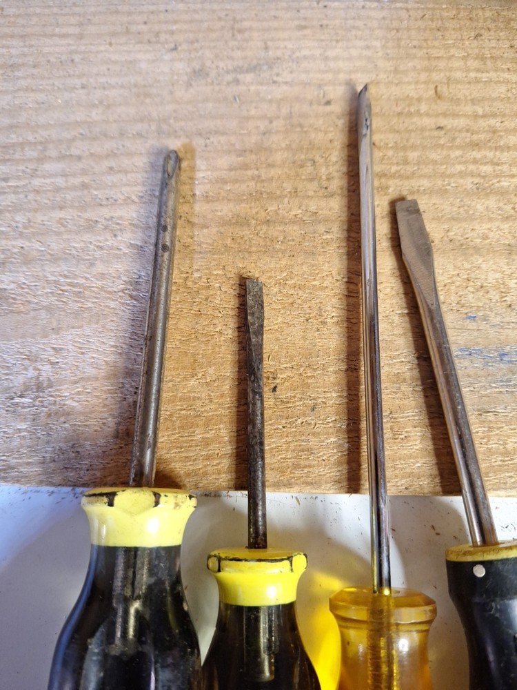 Lot Of Stanley Screwdrivers Workmaster