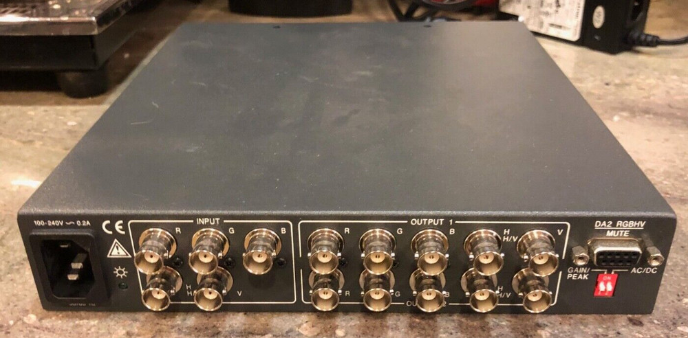 Extron DA2 RGBHV - Two Output Wideband Distribution Amplifier - Powers Working