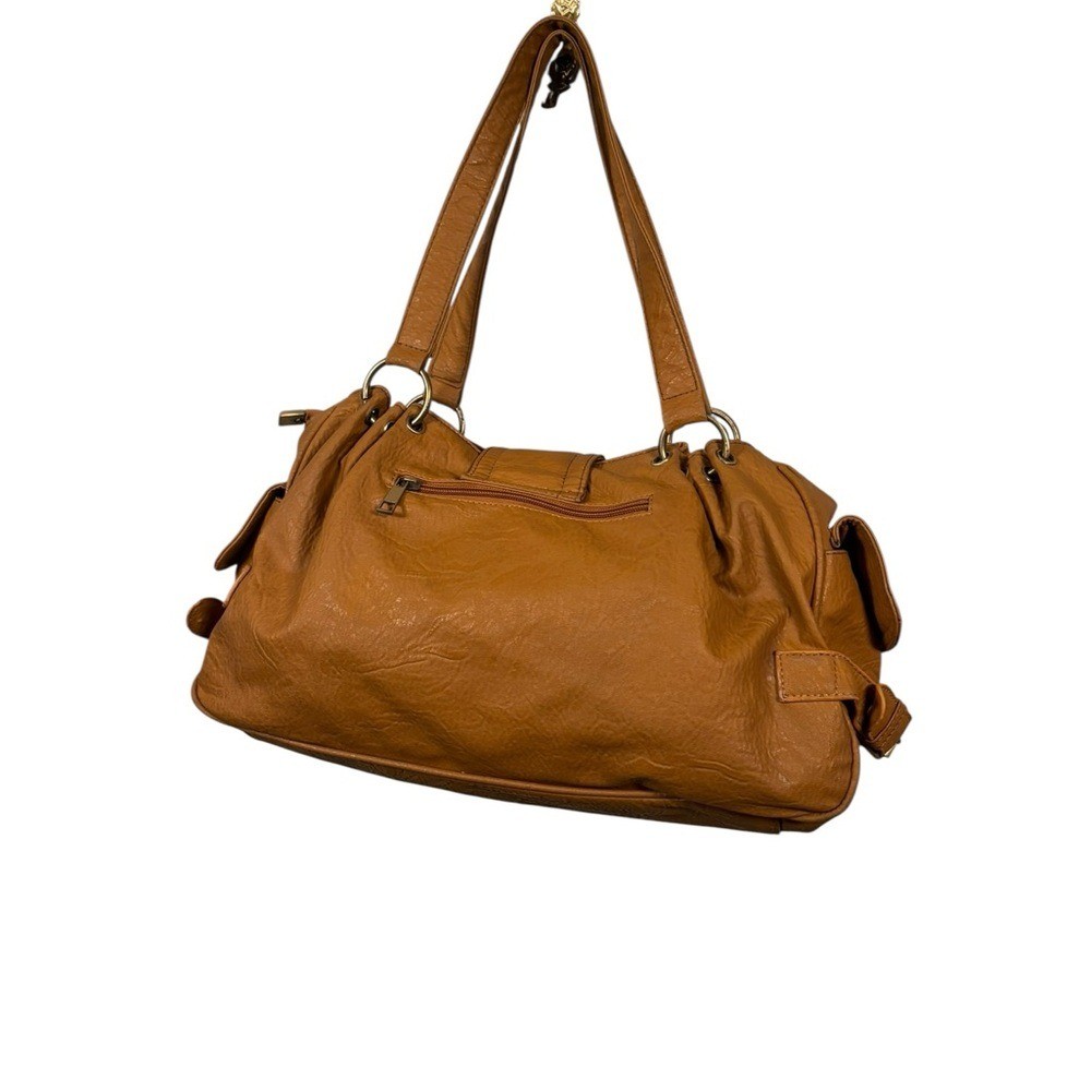 Chic Tan Leather Shoulder Bag