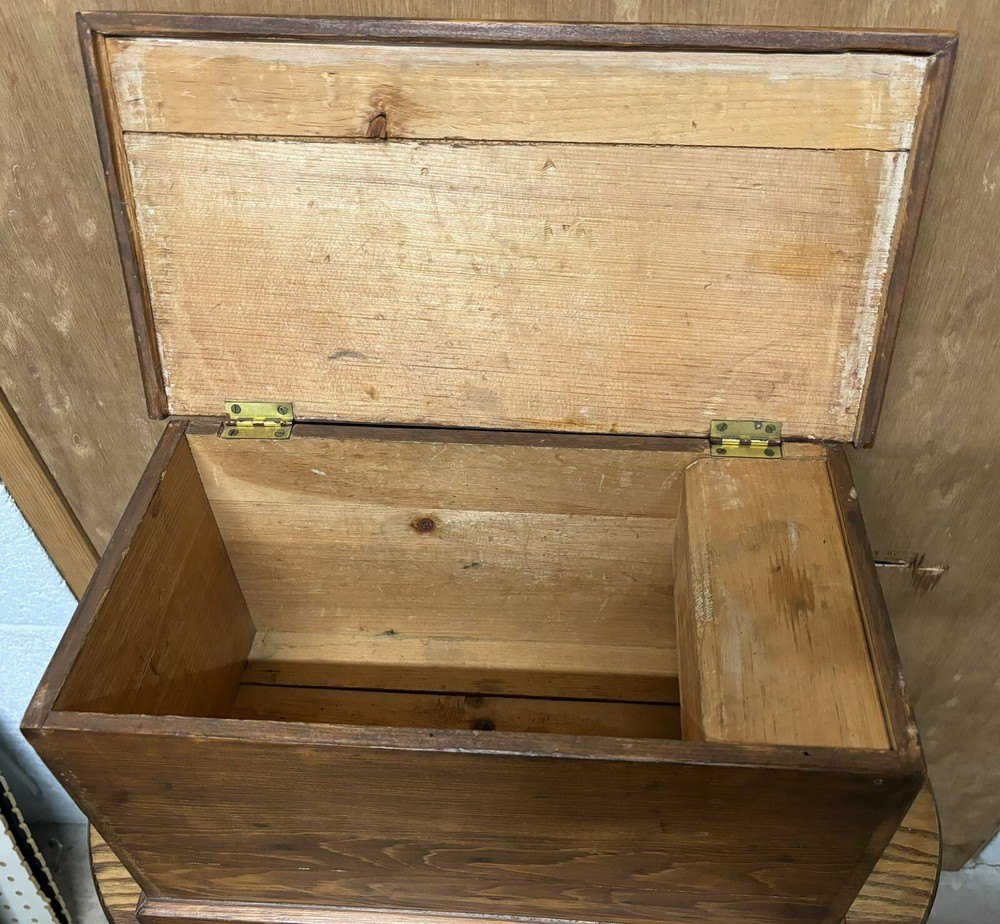 Miniature Salesman Sample Size Blanket Chest
