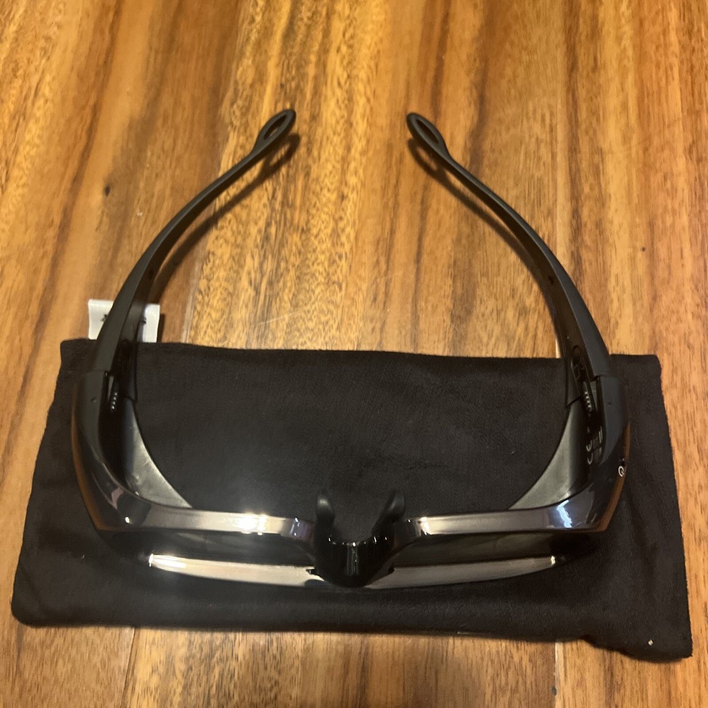 Sony 3D Glasses TDG-BR100 Regular Size Bravia 3D Sync Transmitter CHROME