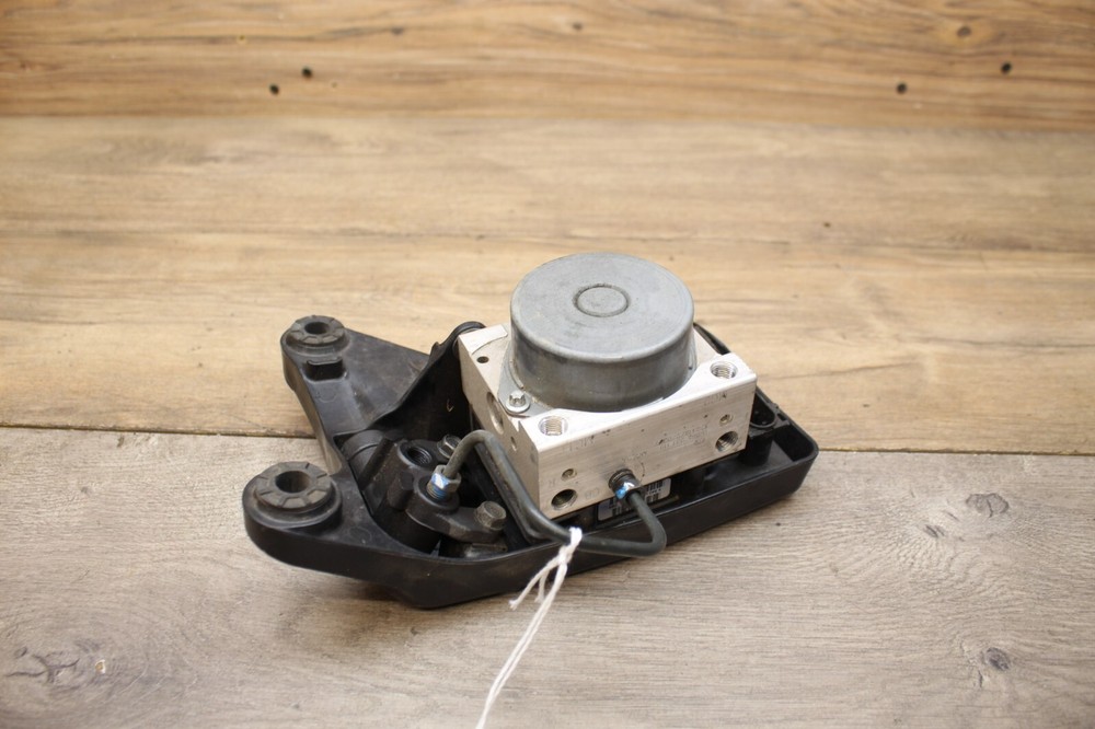 14 15 16 Honda VFR800 ABS CONTROL MODULE