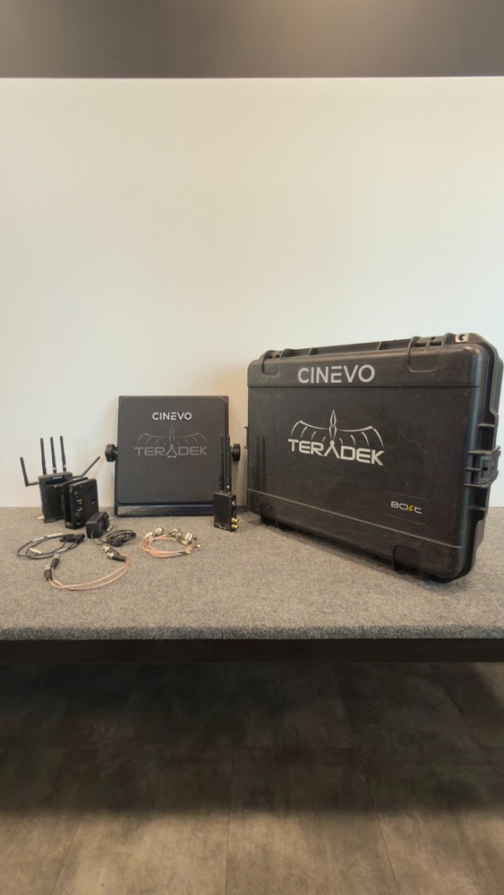Teradek Bolt 3000 HDMI-SDI 1:1 Wireless Video System Kit with Array Panel